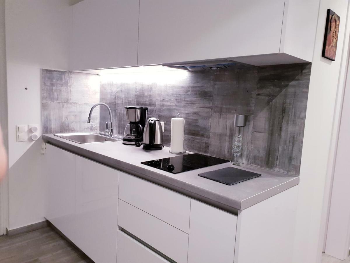 Beautiful Brand New Apartment Seaside Ateny Zewnętrze zdjęcie